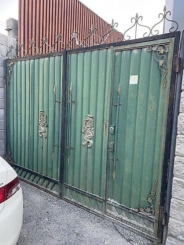 Распашные ворота: Металлические распашные ворота с калиткой, длина 3м, высота 2,5м - — 7