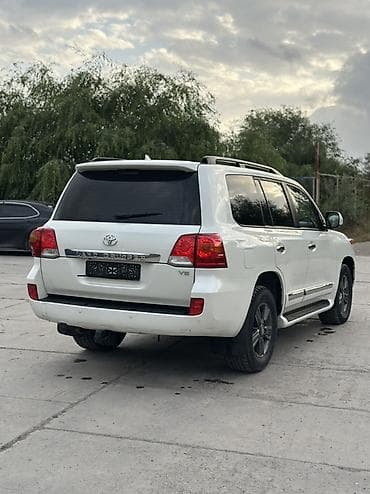Toyota Land Cruiser: 2013 г., 4.6 л, Автомат, Дизель, Внедорожник — 5