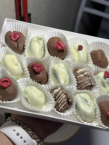 Соусы и специи: Финики с грецким орехом в шоколаде Коробка 790 с Коробка месяц 690 — 1