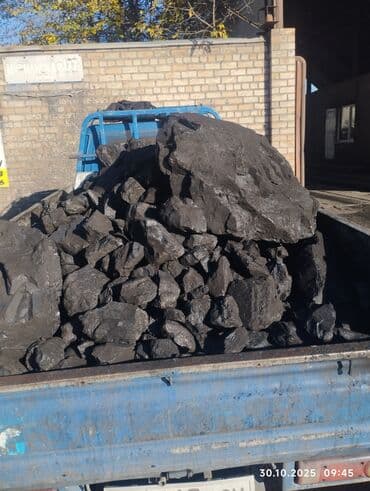 походные стол и стулья: Каменный уголь фракции крупный/средний в россыпь. - Черный уголь — 5