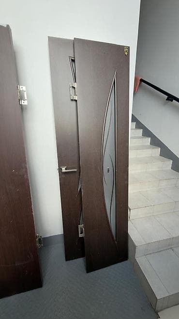 berber mirror second hand: Двери для домов и квартир, Деревянная, Другое количество створок, Российская, Со стеклом, цвет - Коричневый — 3