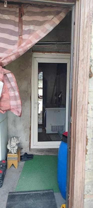 частный дом кызыл аскер: Продаётся жилое строение с участком. Описание объекта: - Дом с — 4