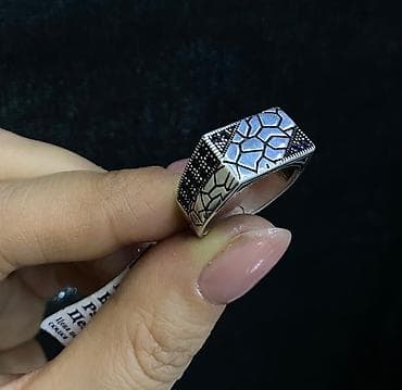серебро номер: Печатка СЕРЕБРО 925’ пробы.
Размер 19. Цена:1500с — 1