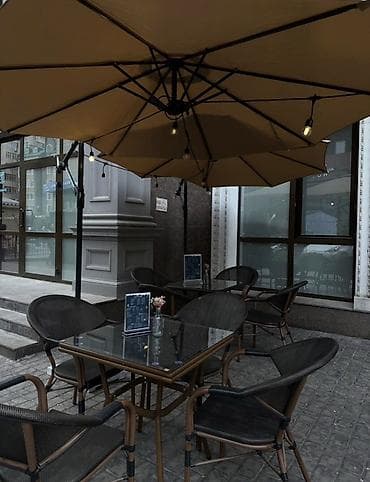 Стол и стул для кафе