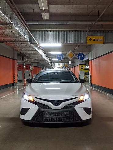 corolla s: Toyota Camry: 2017 г., 2.5 л, Автомат, Бензин — 3