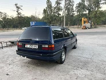 Унаа сатуу: Volkswagen Passat: 1990 г., 1.8 л, Кол менен иштөөчү, Универсал — 3