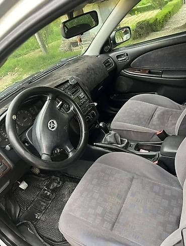 Унаа: Toyota Avensis: 2001 г., 1.8 л, Кол менен иштөөчү, Газ, Седан — 4