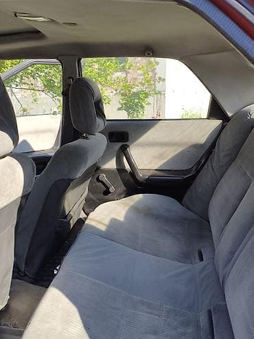 Продажа авто: Mazda 323: 1990 г., 1.6 л, Механика, Бензин, Хэтчбэк — 4