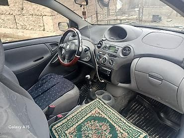tlc 200: Toyota Yaris: 2000 г., 1.3 л, Механика, Бензин, Хэтчбэк — 9