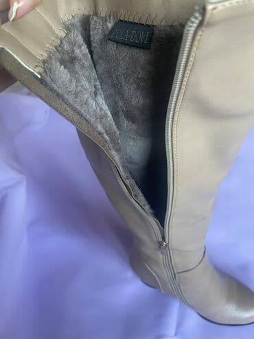 фирменная обувь из италии: Продаю сапоги очень удобные.,В хорошем состоянии .Размер 38 — 3