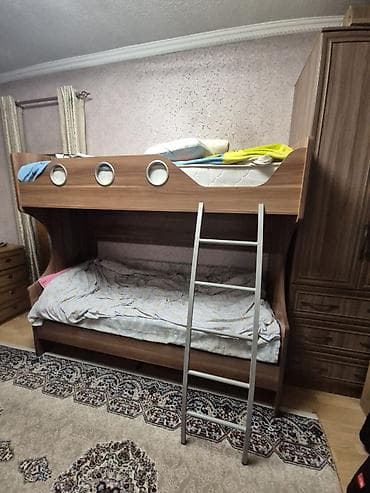 Двухъярусная детская кровать, Б/у, ЛДСП, цвет - Коричневый at lalafo.kg Двухъярусная детская кровать, Б/у, ЛДСП, цвет - Коричневый