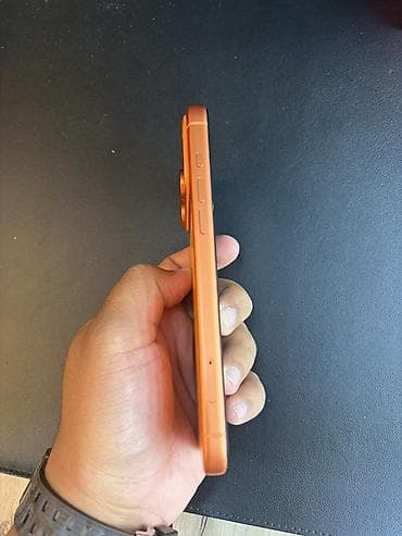 iphone s6: IPhone 17 Pro Max, Б/у, 256 ГБ, Оранжевый, Защитное стекло, 100 % — 2