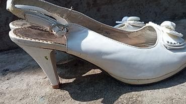 сороконожки 43: Босоножки и туфли женские, бежево‑молочного цвета. 1) Босоножки на — 4