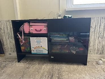 coffee table: Тумба под телевизор темно-коричневого цвета с современным дизайном — 1