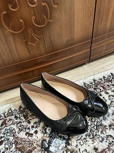 Балетки женские, чёрные - Классическая модель с круглым носком -