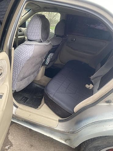 Mazda: Mazda 626: 2001 г., 2 л, Автомат, Газ, Седан — 6