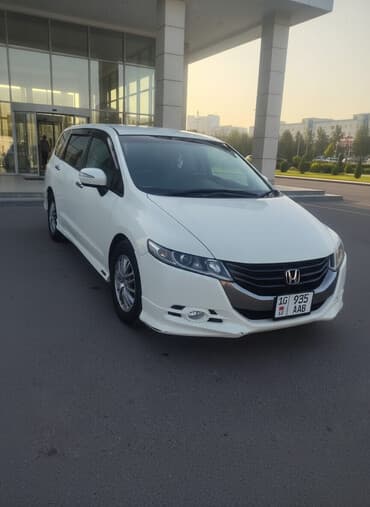 продается в рассрочку авто минивен степ вагон: Honda Odyssey: 2011 г., 2.4 л, Вариатор, Бензиновая, Минивэн — 1