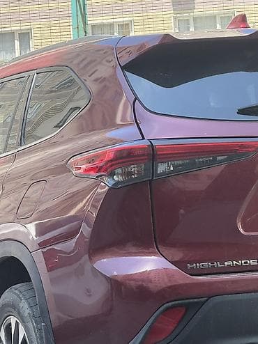 Автозапчасти: Продаю плфон задний тойота хайлендер u70 задний стоп фара highlander — 1