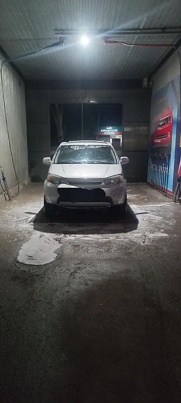 Honda HR-V: 1999 г., 1.6 л, Ручные, Бензин, Кроссовер