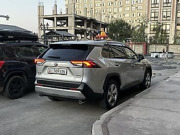 два авто: Toyota RAV4: 2020 г., 2.5 л, Вариатор, Гибрид, Кроссовер — 8