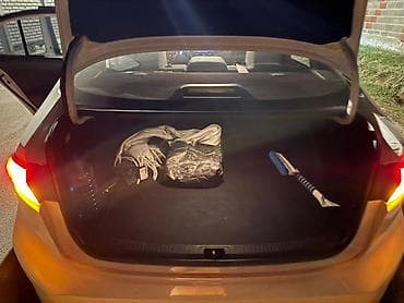 ef m: Toyota Corolla: 2019 г., 1.8 л, Автомат, Гибрид, Седан — 6