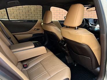 Lexus ES: 2021 г., 2.5 л, Автомат, Гибрид — 9