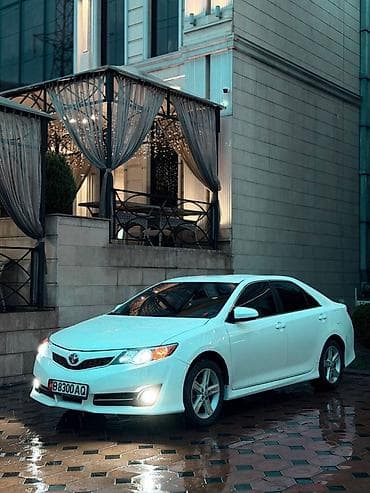 Toyota Camry: 2012 г., 2.5 л, Автомат, Бензин, Седан