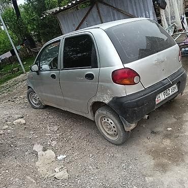 а шес: Daewoo Matiz, 5-дверный хэтчбек, серебристый цвет. Основные — 4