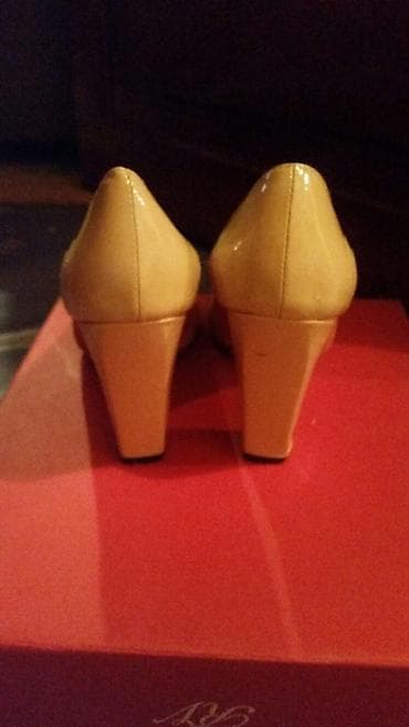 цвет бежевый: Бежевые туфли кожа 37 размер — 2