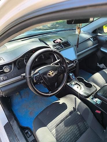 Транспорт: Toyota Camry: 2017 г., Седан — 9