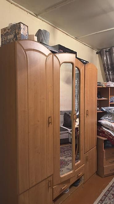 шкафы для одежды ош: Шифоньер, шкаф для одежды, Б/у, Прямой — 2