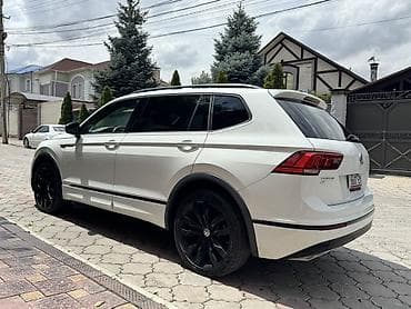 Volkswagen Tiguan: 2020 г., 2 л, Бензин, Кроссовер — 7