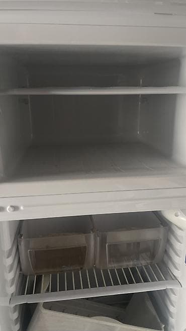 Холодильник Indesit, Б/у, Двухкамерный — 3