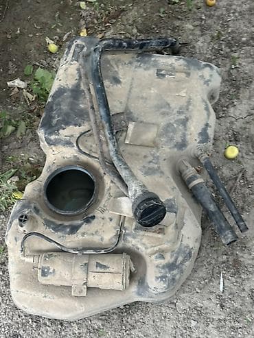 down pipe: Топливный бак Mazda — 1