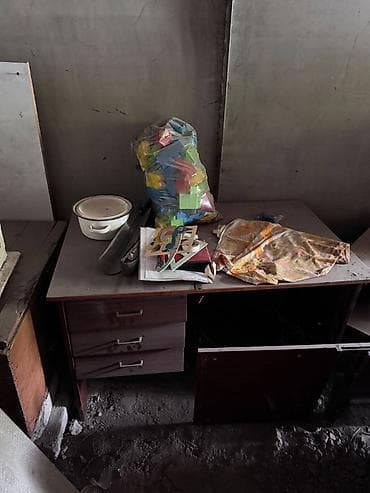 мебель для телевизора: Швейная машинка чайка 3. рабочая холодильник бирюса. рабочий — 2