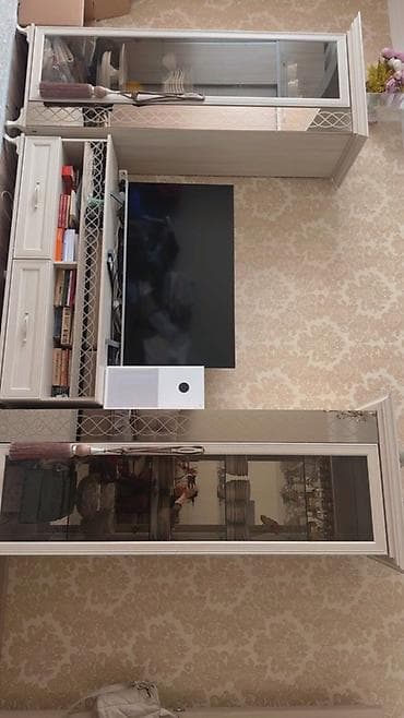 шкаф для верхней одежды: Стенка-шкаф, Тип стенки-шкафа: Модульная, Для зала, Особенности: Для хранения посуды — 1