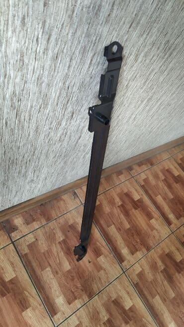 радиатор на ист: Lexus RX400 Hybrid крепление радиатора, Лексус РХ400 Гибрид крепление — 3