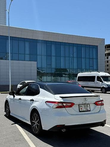 hyundai solaris 2: Toyota Camry: 2018 г., 2.5 л, Автомат, Бензин, Седан — 4