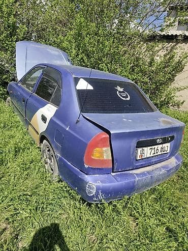 запчасти хундай аксент: Hyundai Accent седан На Разбор(около 2000‑х годов), синий цвет, 4 — 4