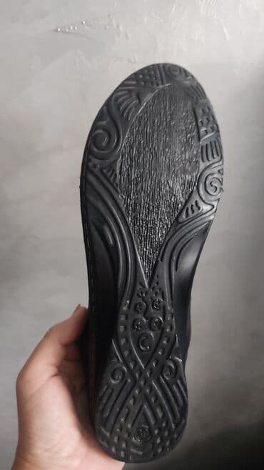 поставка для обуви: Ковер Б/у — 5