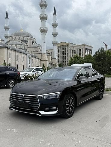 BYD E9: 2021 г., Автомат, Электромобиль, Седан