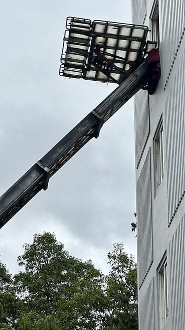 Услуга: подъем и спуск грузов через окно/балкон автоподъемником&amp;