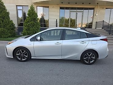 byd e2 2019: Toyota Prius: 2019 г., 1.8 л, Вариатор, Гибрид, Хэтчбэк — 5
