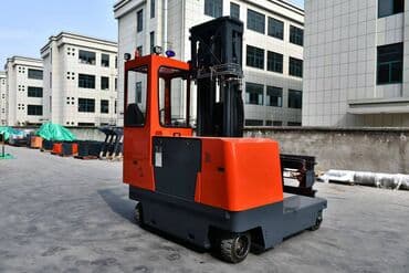 c 220: Погрузчик, 2024 г., Вилочный — 2