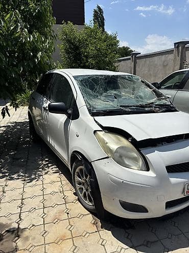 vitz platz: Toyota Yaris: 2008 г., 1.3 л, Механика, Бензин, Универсал — 1