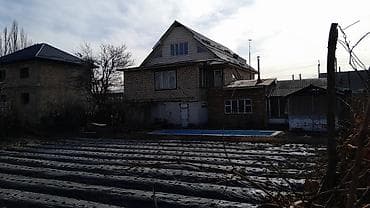 контейнер павильен: Продаётся жилой дом с приусадебным участком и бассейном. Основные — 3