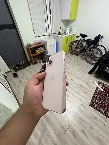 iphone se4: IPhone 15, 128 ГБ, Розовый — 2