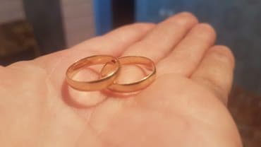 золото 585 пробы цена бишкек: Изготовление обручальных колец влюблённым парам из золота и серебра по — 3