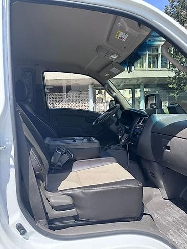портер 2 салон: Hyundai Porter: 2022 г., 2.5 л, Типтроник, Дизель — 6