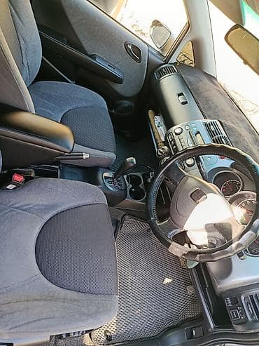 Продажа авто: Honda Fit: 2003 г., Автомат, Хэтчбэк — 4